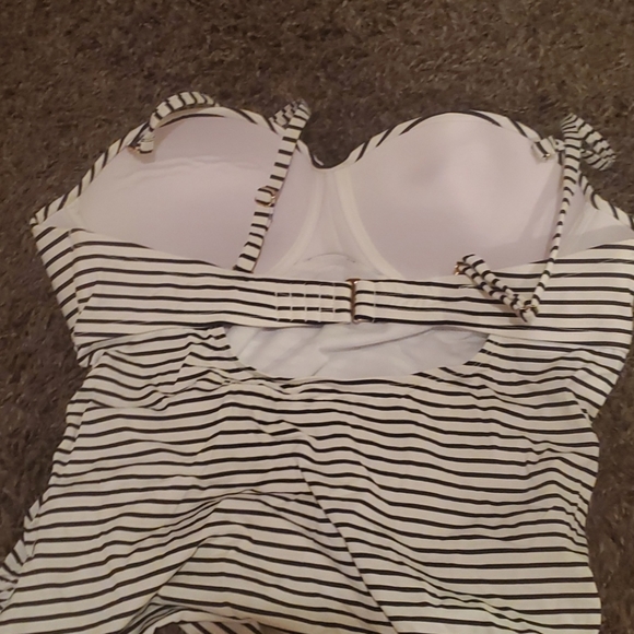 Tankini top and bottom - Picture 3 of 4